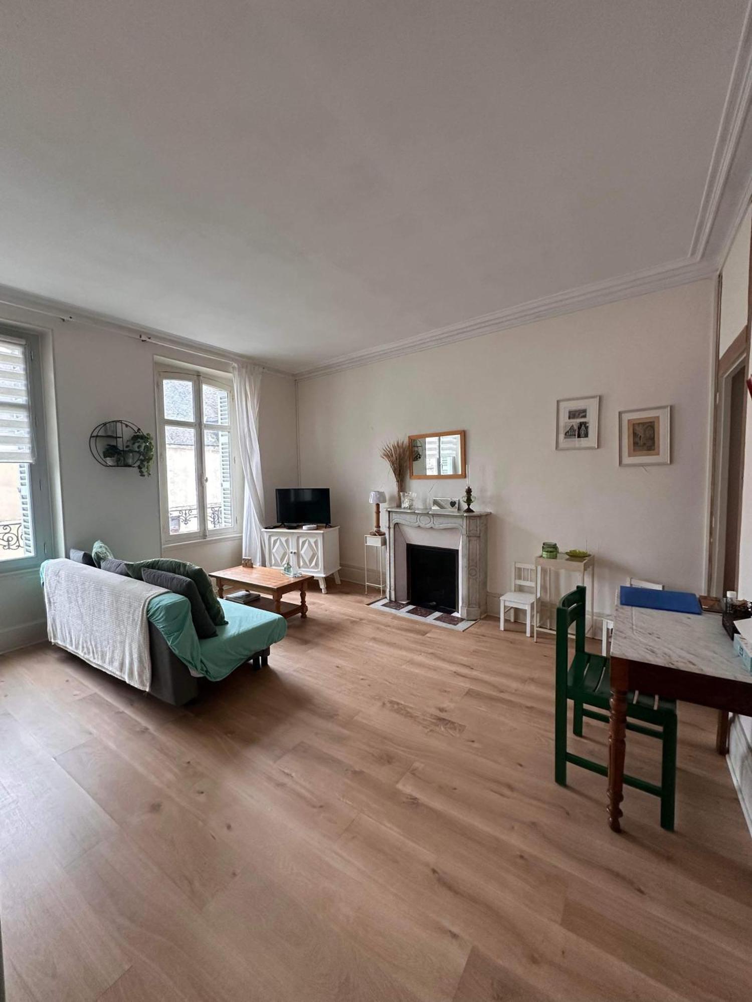 Le Compostelle Issoudun Exterior foto