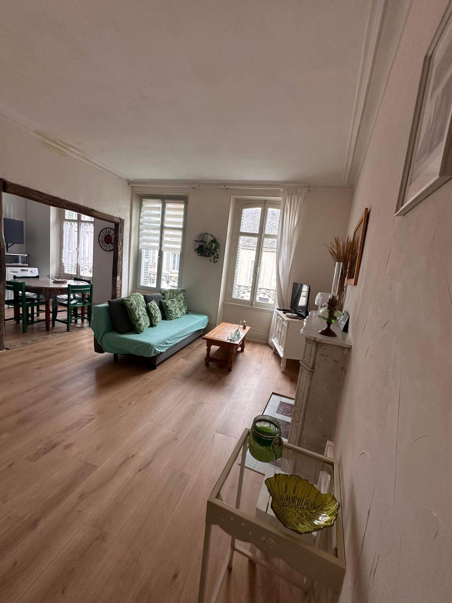Le Compostelle Issoudun Exterior foto
